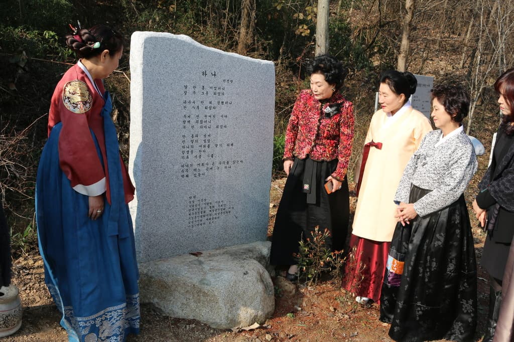 77-004.jpg